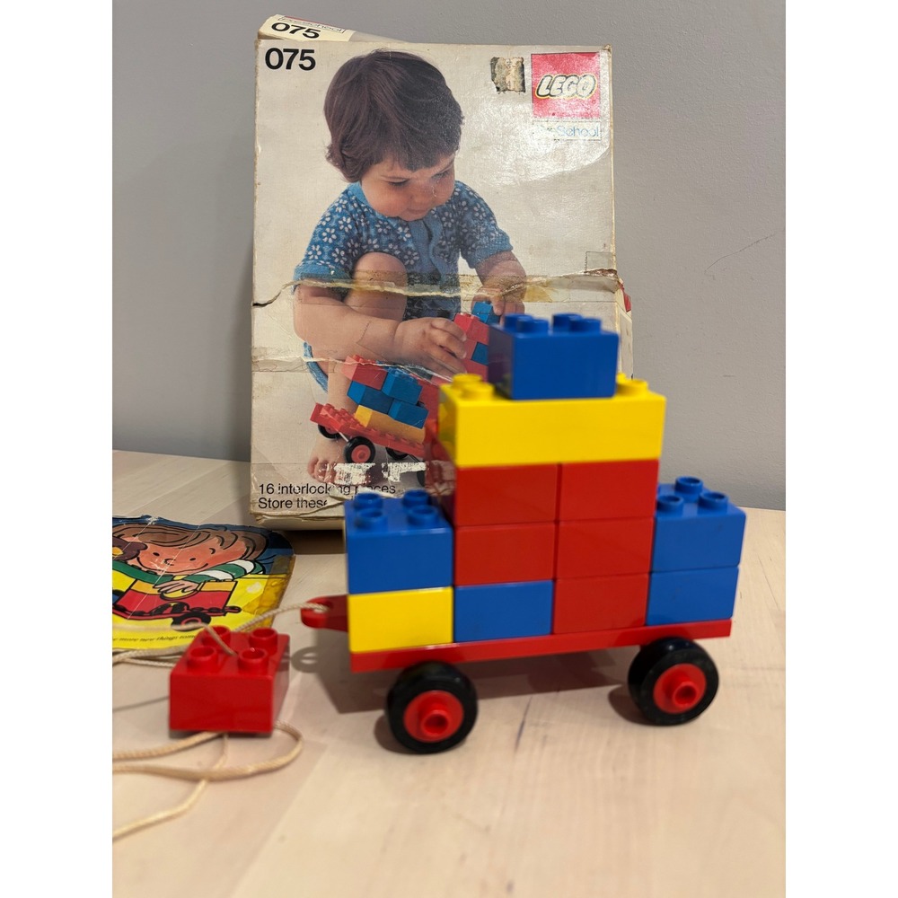 Vintage 1974 LEGO PreSchool Set 075 Pull Toy Wagon 16 Pieces Original Box